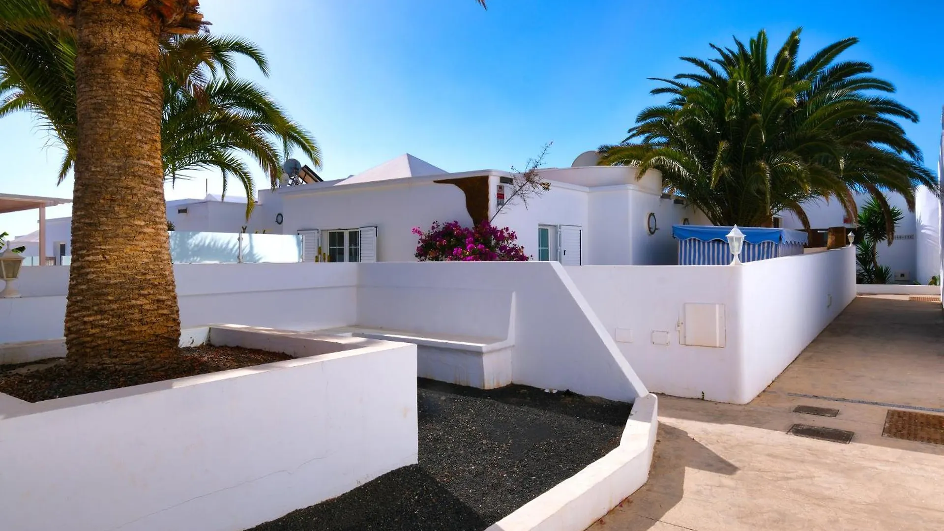 L Azdora La Concha Luxury House Villa Playa Honda  Holiday home